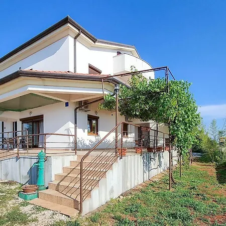 Elegantes Studio-apartment Mit Terrasse, Wifi, Klima * Umag
